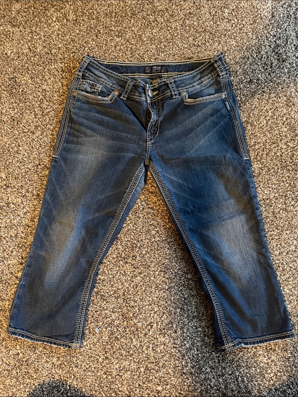 Silver Suki Women’s Dark Blue Denim Capri Jeans